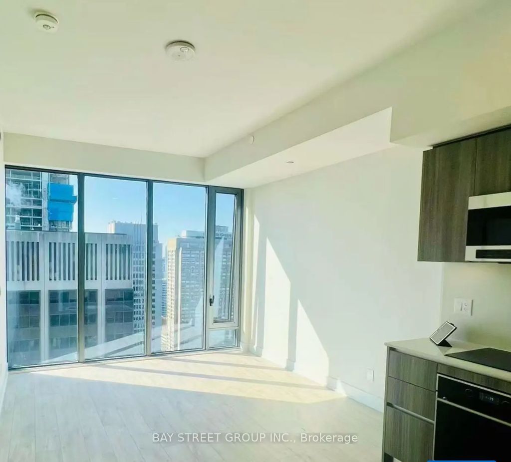8 Cumberland Street 4605, Toronto C02