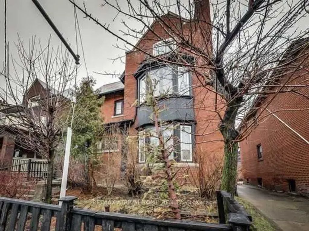 179 Spadina Road 3, Toronto C02