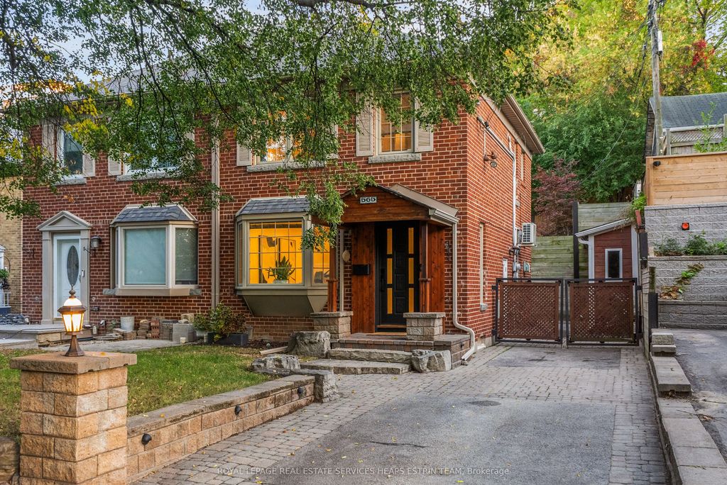 565 Roehampton Avenue, Toronto C10