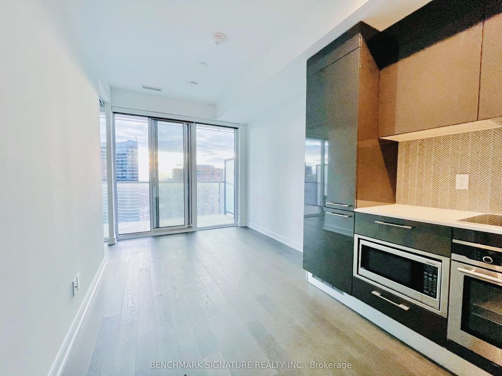 3 Gloucester Street 2711, Toronto C08