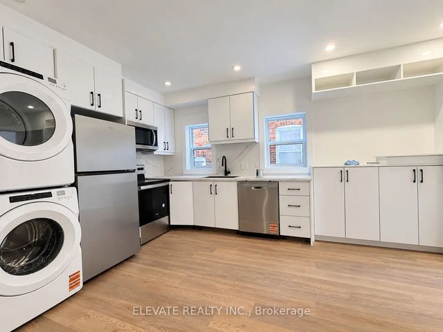 76 Burnaby Boulevard 4, Toronto C04