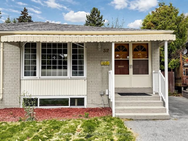32 Cairnside Crescent, Toronto C15