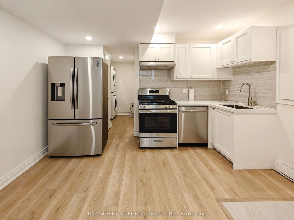 598 Crawford Street Lower, Toronto C01