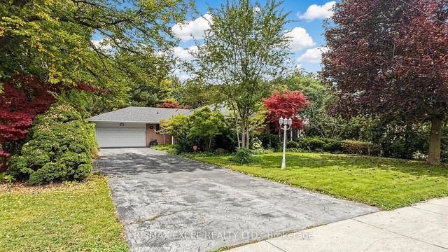 131 Burbank Drive, Toronto C15