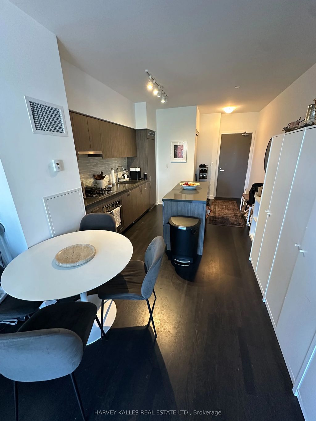 501 St Clair Avenue W 412, Toronto C02