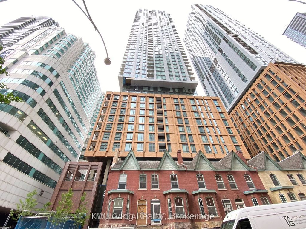 8 Widmer Street 4211, Toronto C01