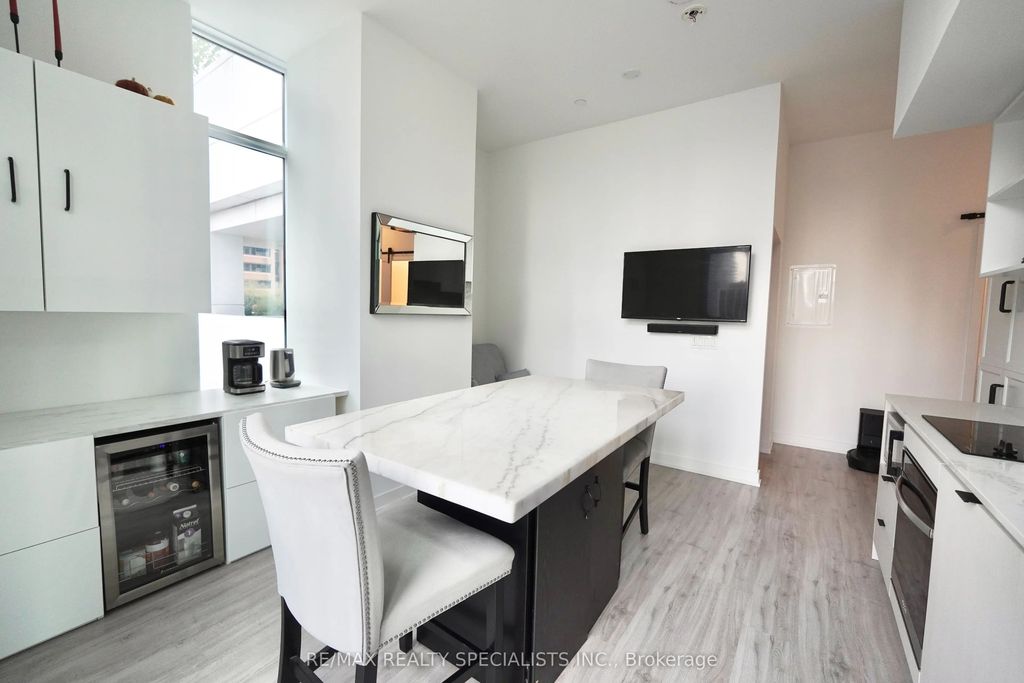 252 Church Street 908, Toronto C08