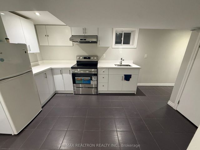 401 Crawford Street Bsmt, Toronto C01