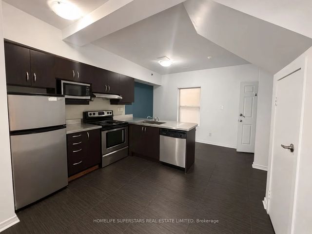 38 Kensington Place 204, Toronto C01