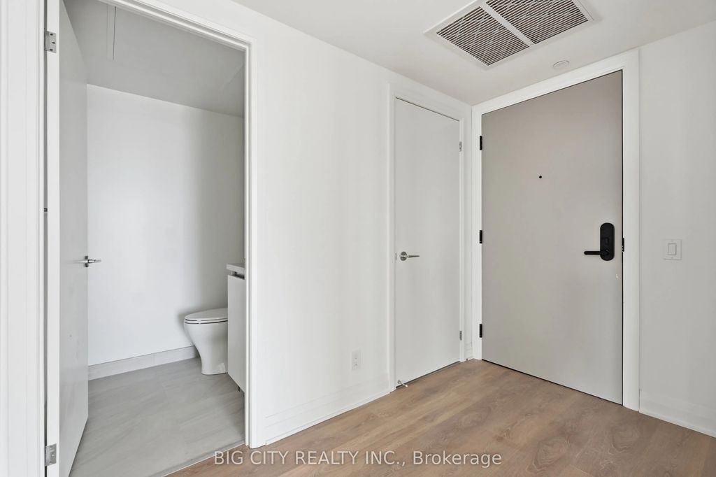 25 Frederick Way 1202, Toronto C11