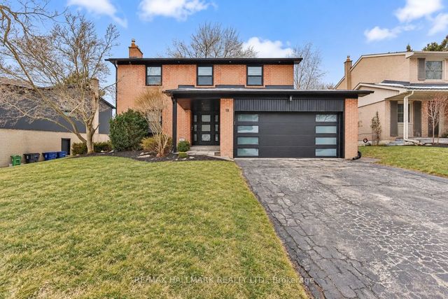 18 Aldenham Crescent Lower, Toronto C13