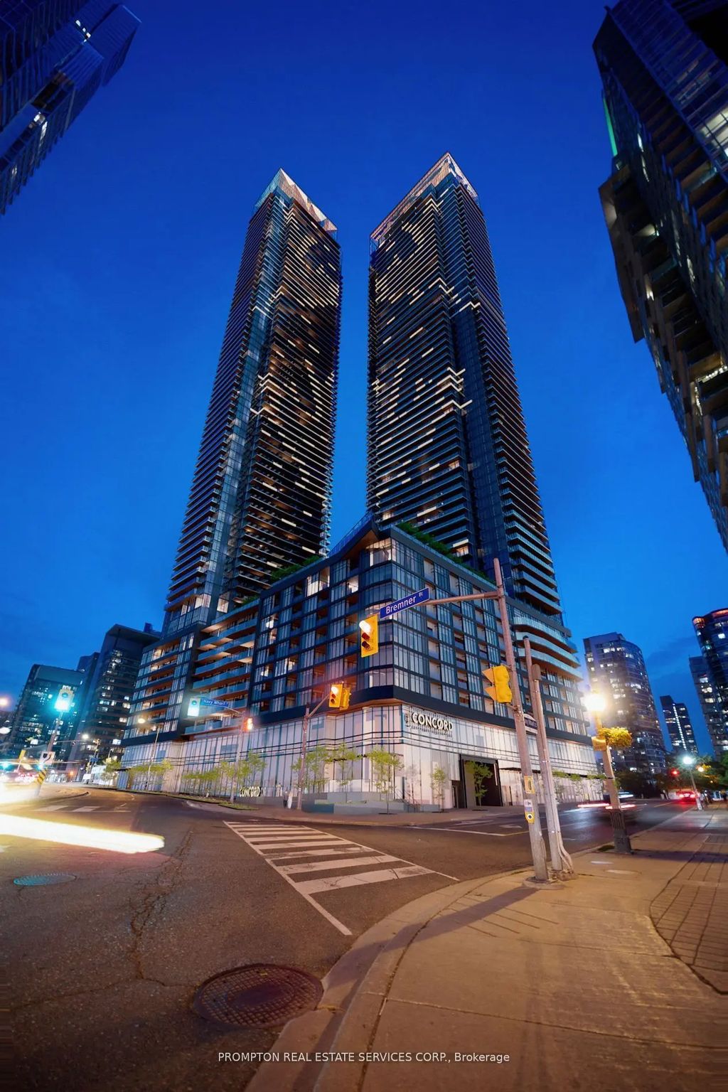 1 Concord Cityplace Way 2207, Toronto C01