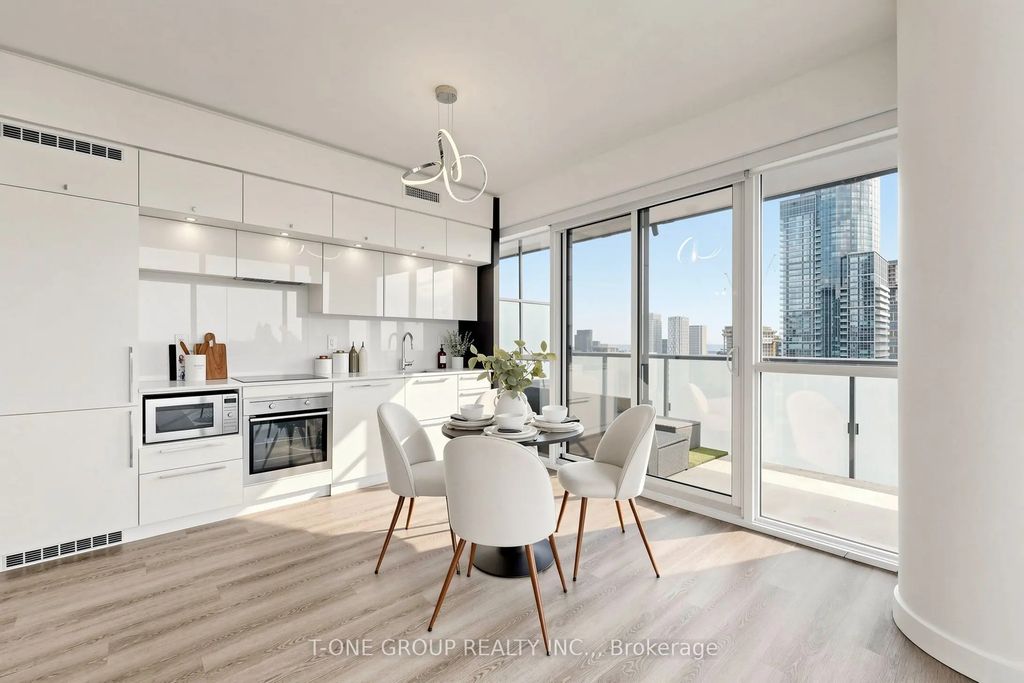 15 Grenville Street 3403, Toronto C01