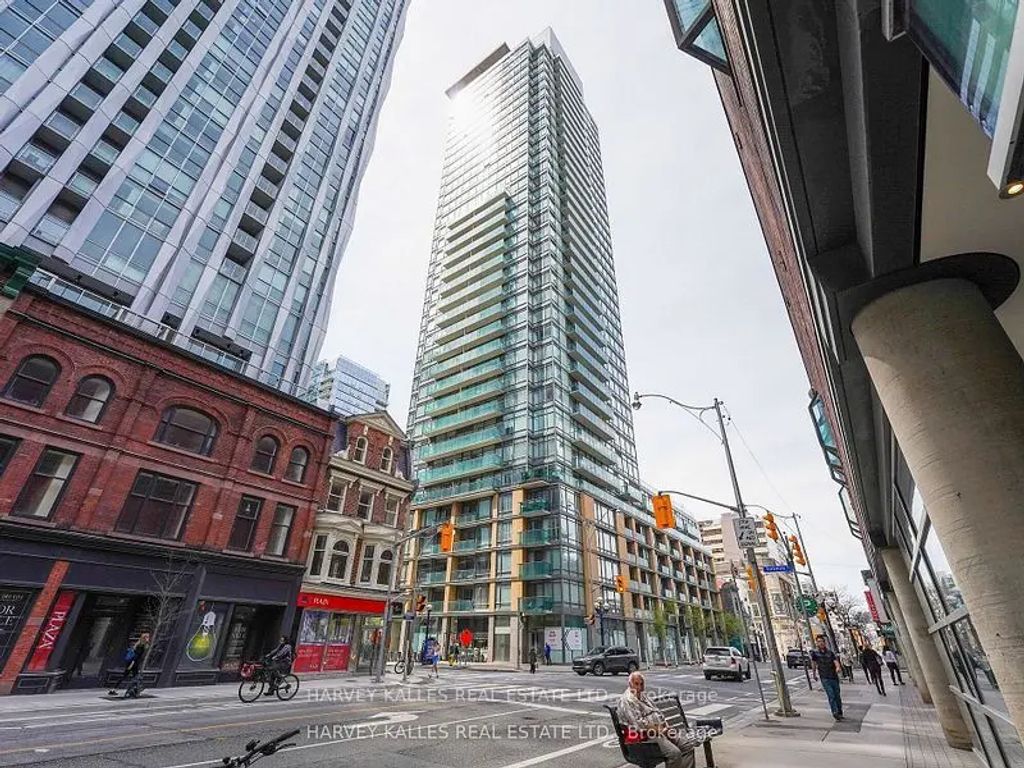 18 Yorkville Avenue 1305, Toronto C02