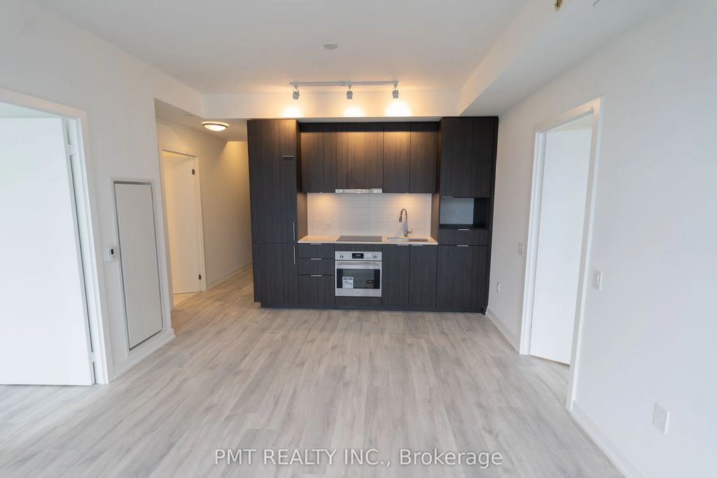 7 Golden Lion Heights N2610, Toronto C14
