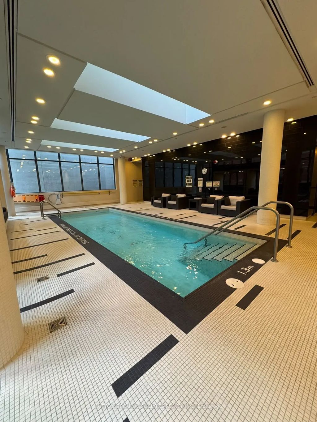770 Bay Street 2411, Toronto C01
