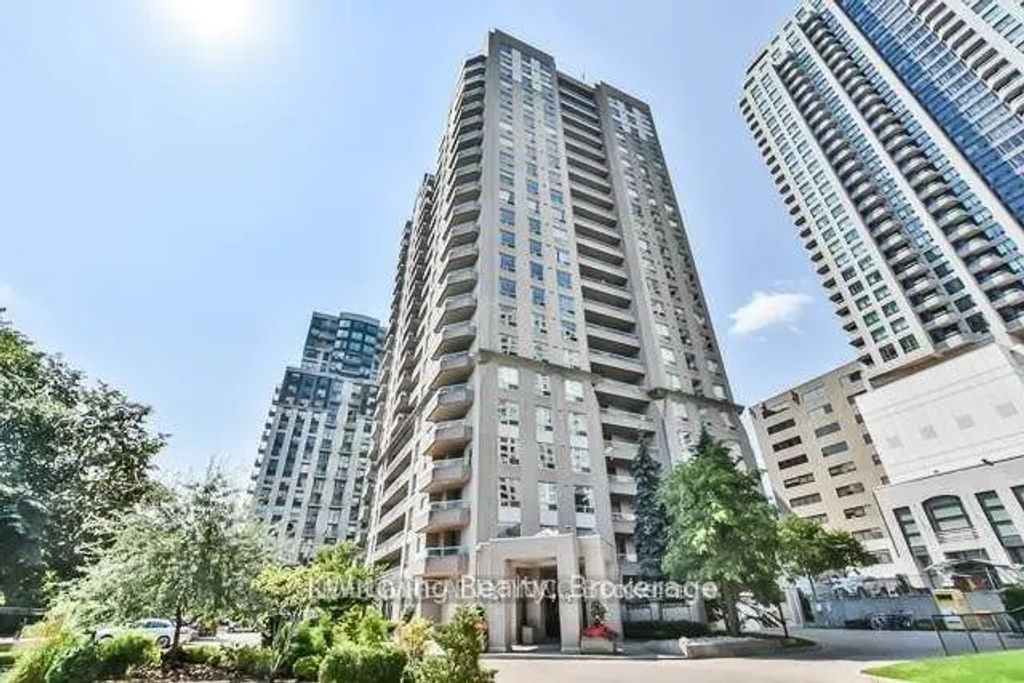 18 Hillcrest Avenue 2002, Toronto C14