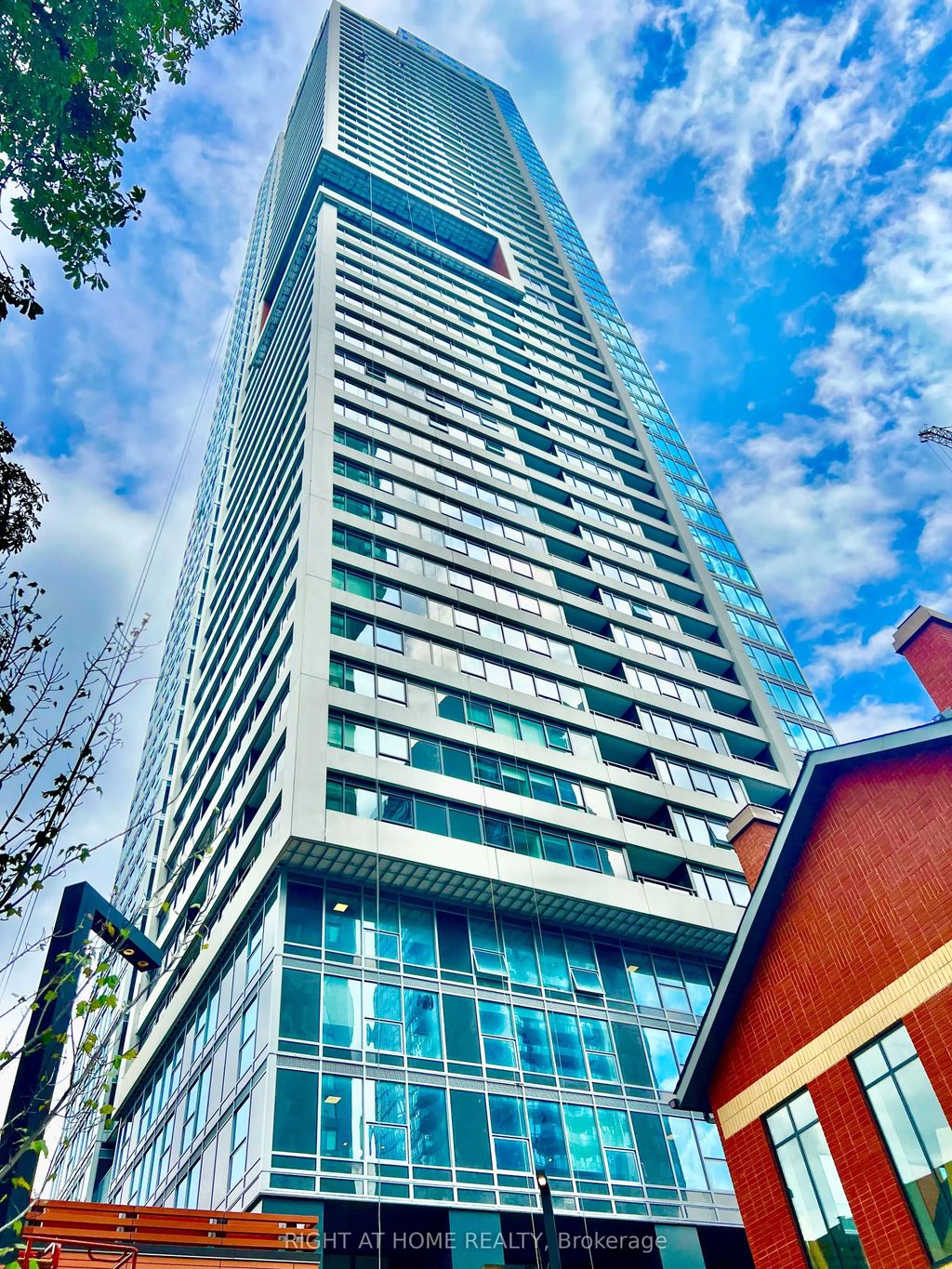 609 Sherbourne Street 4207, Toronto C08