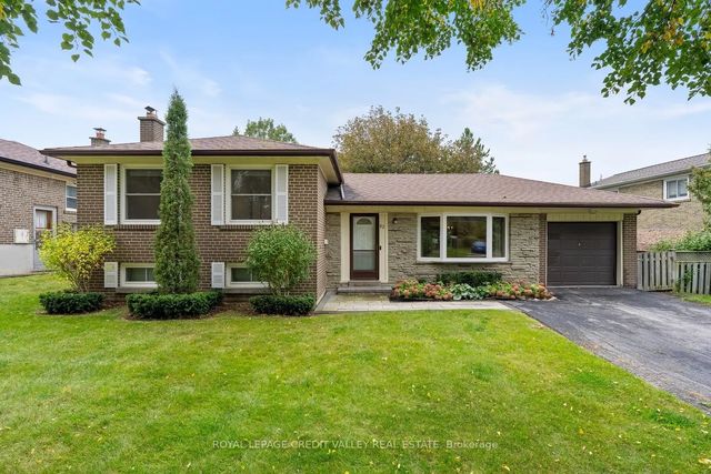 62 Summerside Crescent, Toronto C15