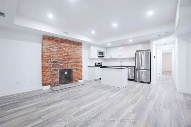 215 Jarvis Street 1, Toronto C08