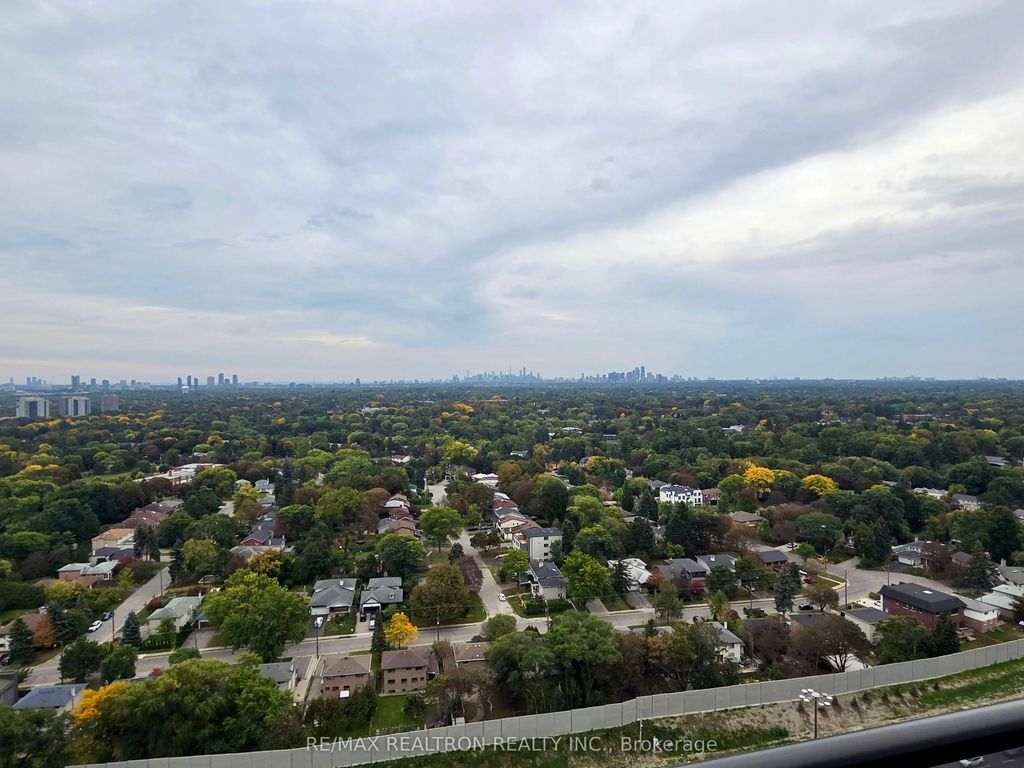 85 Mcmahon Drive 3102, Toronto C15