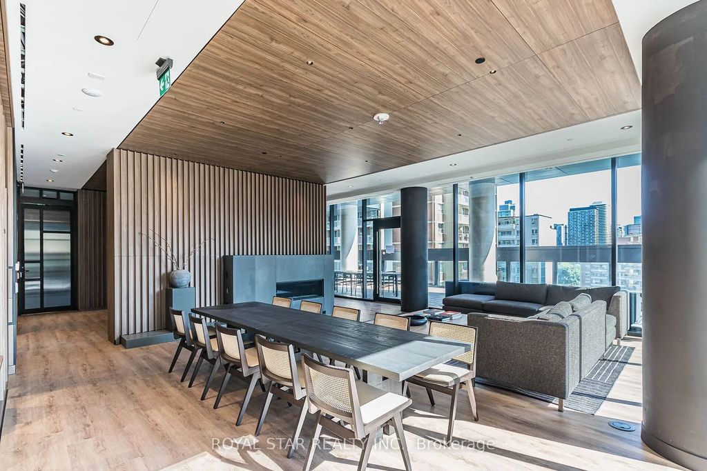 55 S Charles Street E 1304, Toronto C08