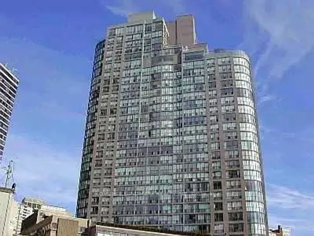 24 Wellesley Street W 1410, Toronto C01