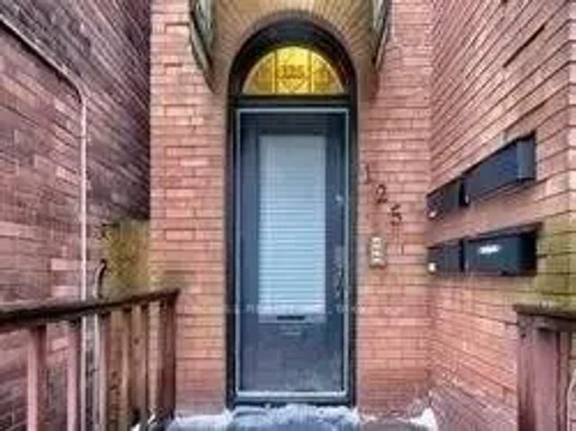 125 Maitland Street St, Toronto C08