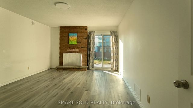 41 Hickorynut Drive #ground Unit, Toronto C15