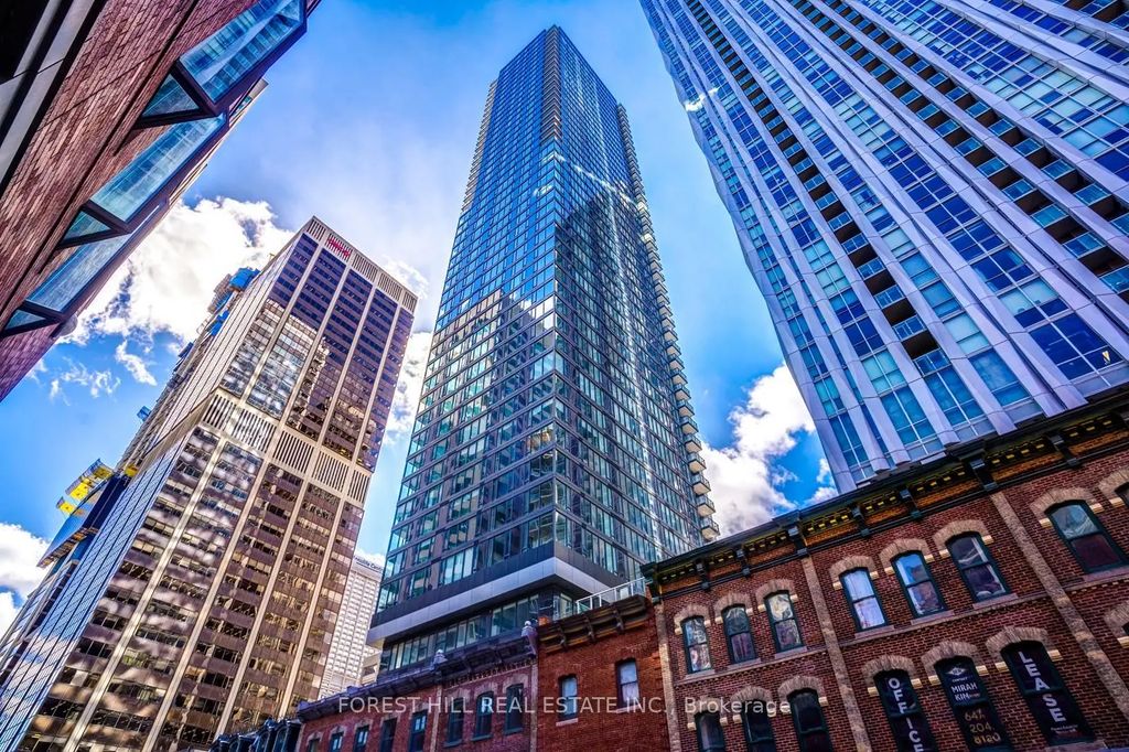 8 Cumberland Street 4002, Toronto C02