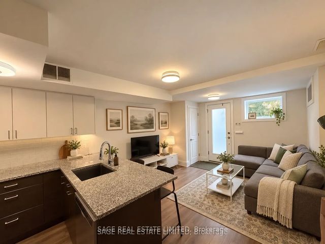 228 Montrose Avenue Lower, Toronto C01