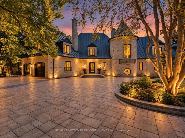 25 Tudor Gate, Toronto C12