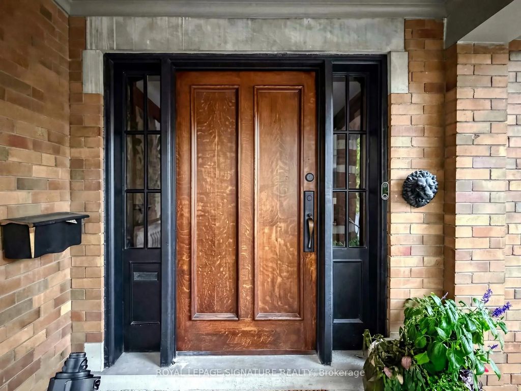 92 Inglewood Drive, Toronto C09