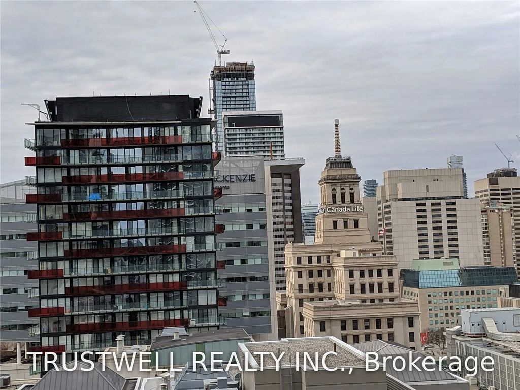 126 Simcoe Street 2005, Toronto C01