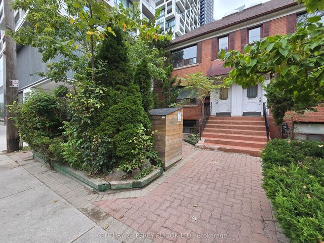 40 Hillsdale Avenue E 40 B, Toronto C10