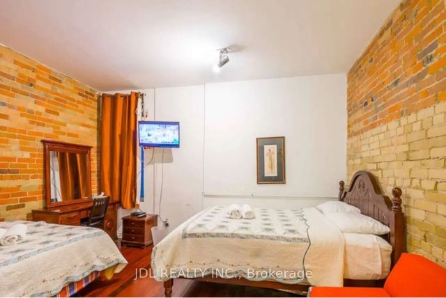 3 Pembroke St Street Master Bedroom  2nd Floor, Toronto C08