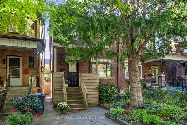 888 Manning Avenue, Toronto C02