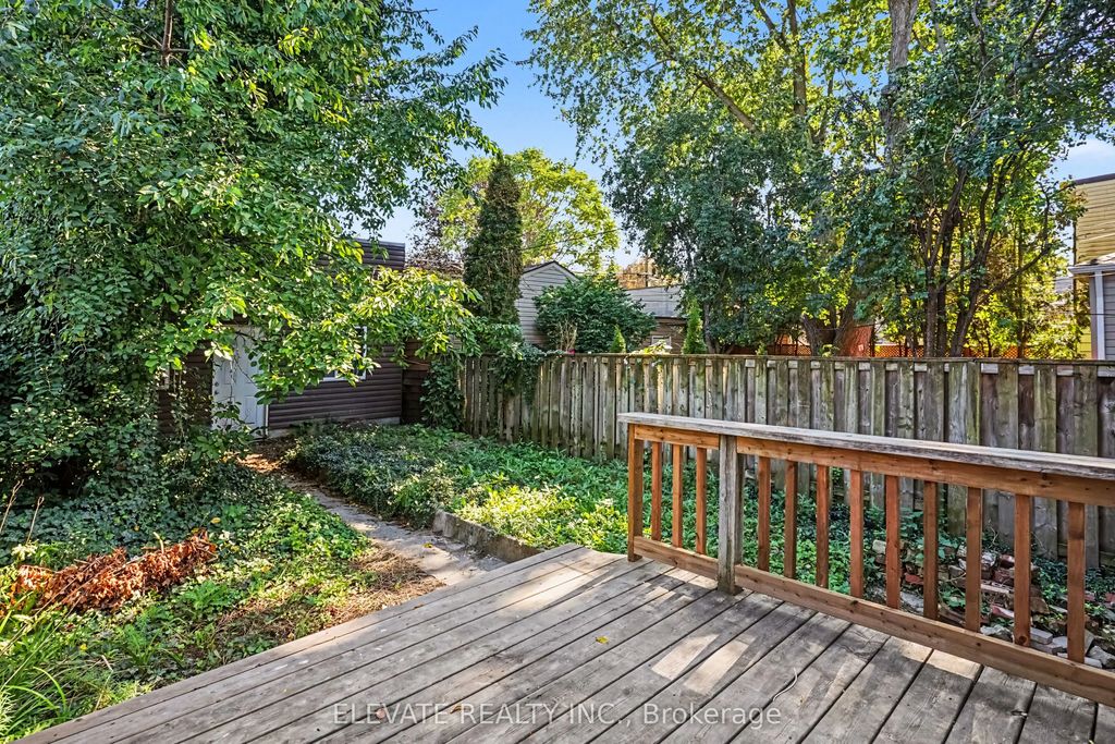 617 Clinton Street Main, Toronto C02