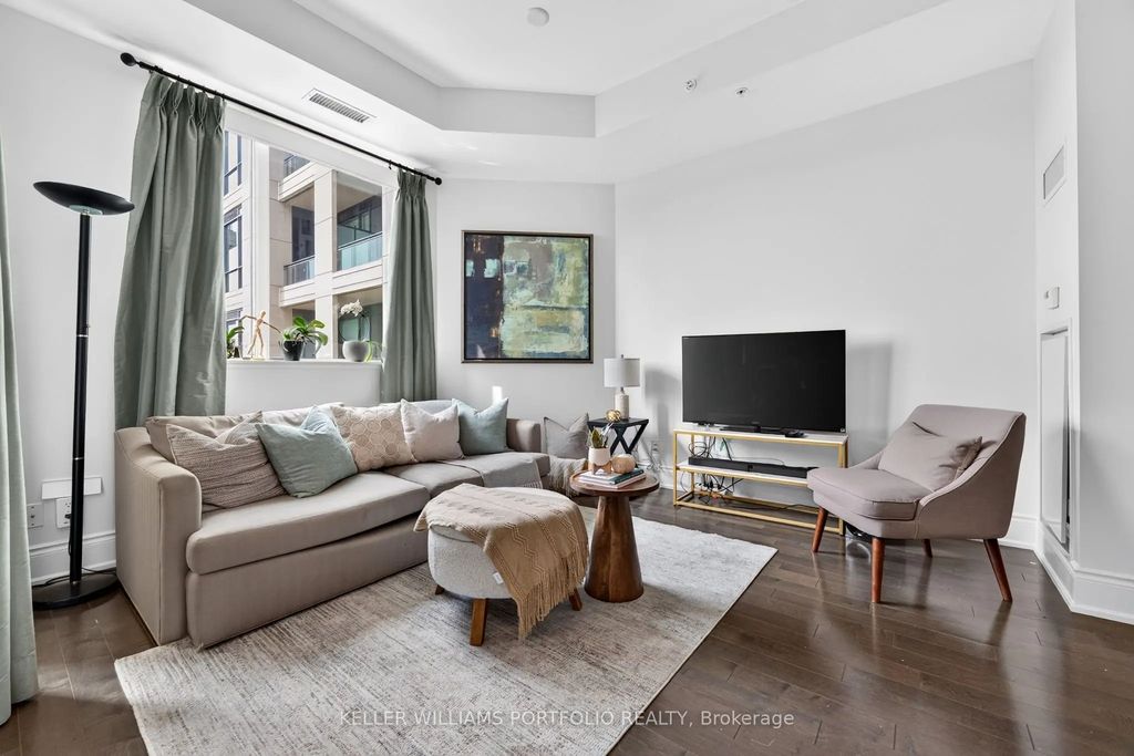 23 Glebe Road W 802, Toronto C03