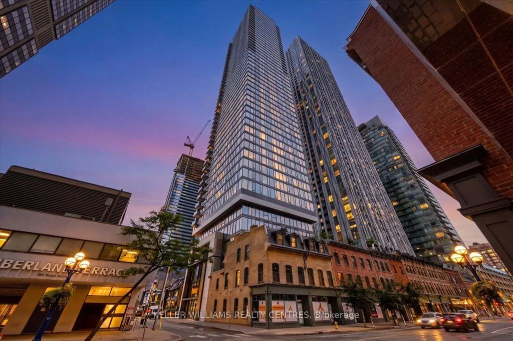 8 Cumberland Street 2606, Toronto C02
