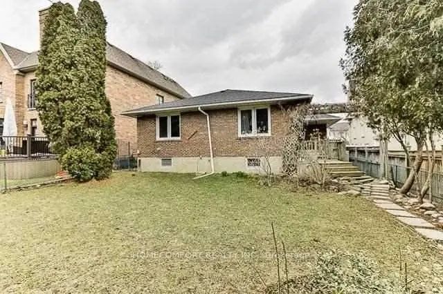 67 Munro Boulevard, Toronto C12