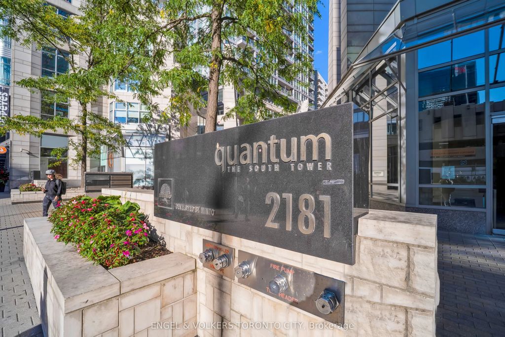 2181 Yonge Street 3402, Toronto C10