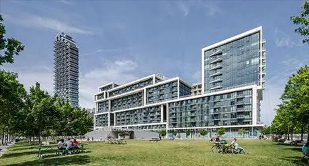 55 Merchants' Wharf N/a 233, Toronto C08