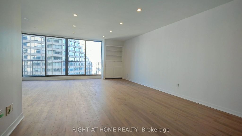 33 Harbour Square 2434, Toronto C01