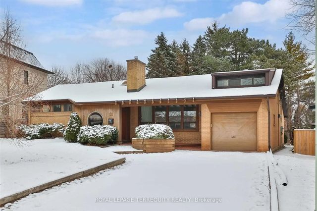 11 Leacroft Crescent, Toronto C13