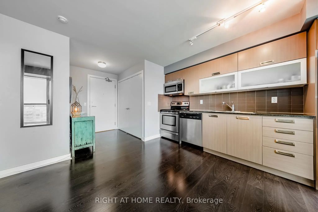 100 Western Battery Road 1908, Toronto C01