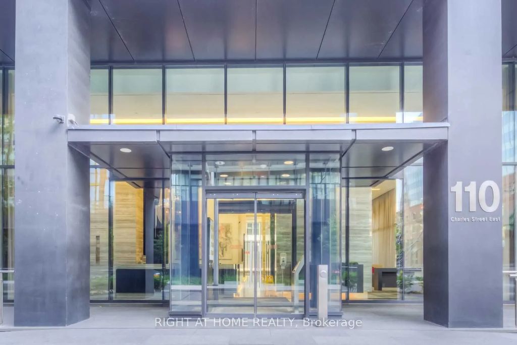 110 Charles Street E 1903, Toronto C08