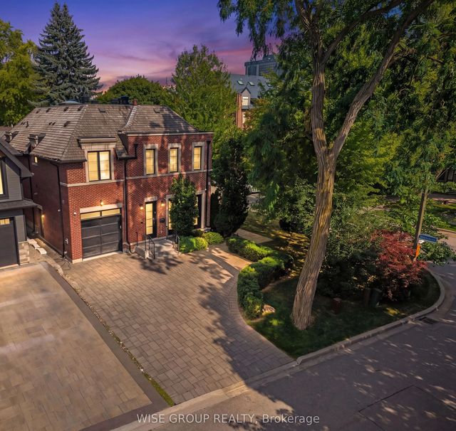 50 Sheldrake Boulevard, Toronto C10