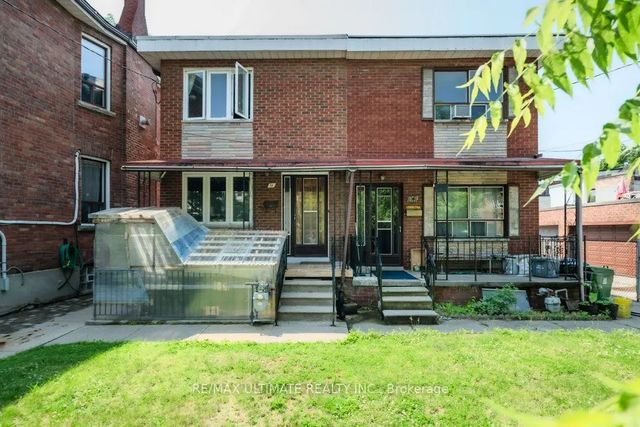 53 Churchill Avenue Main, Toronto C01