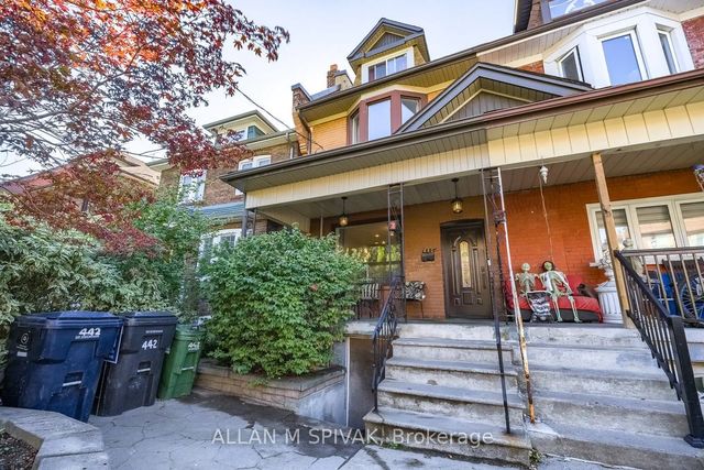 442 Crawford Street, Toronto C01